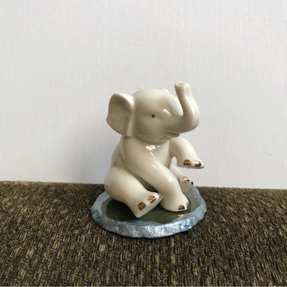 Lenox Baby Elephant figurine - Picture 1 of 5